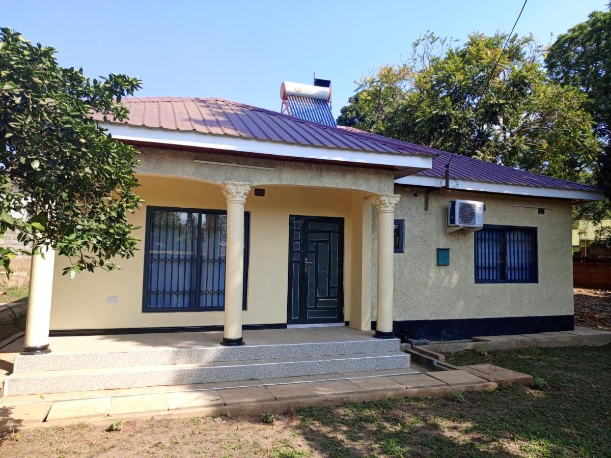 Matt Bed And Breakfast Лилонгве Экстерьер фото